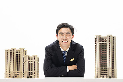 如何選擇專業(yè)的房產(chǎn)經(jīng)紀(jì)人頭像 提升信任與咨詢轉(zhuǎn)化率的關(guān)鍵